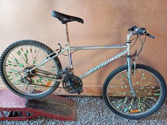 3 krát starsie horské bicykle - 2