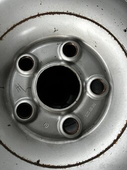 Predám zimnú sadu diskov na Vw t5 t6 + zimné 205/65 r16c - 2