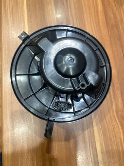 Vnútorný ventilátor kúrenia NRF 34004 - 2