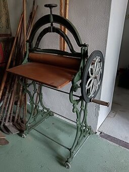 Starožitný mangel - 2