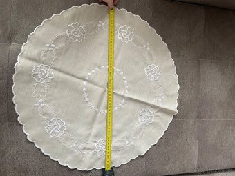 Okrúhly retro obrus - 2