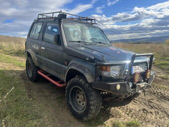 Mitsubishi Pajero 2.5 - 2
