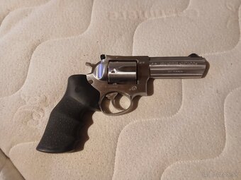 Ruger GP100 - 2