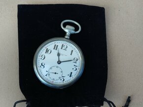 Stříbrné kapesní hodinky jeptišky s gravírovanou chaloupkou - 2
