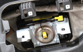 alfa romeo stelvio palubovka airbagy pasy - 2