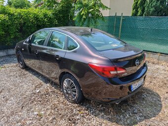 Opel Astra 1,4 benzín - NEPOJAZDNÉ - 2
