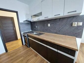 Moderný 1 izbový byt s balkónom do PRENÁJMU - KOMÁRNO - 2