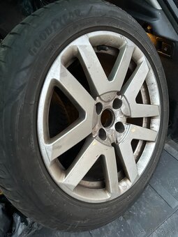 Sada ALU diskov original Peugeot R17, pneu Good Year - 2