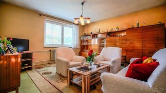 RODINNÝ DOM V PRUSKOM ZA CENU BYTU S VEĽKÝM POTENCIÁLOM - 2