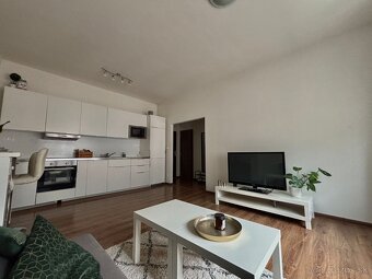 Prenájom 2 izbového bytu v centre starého mesta - 2