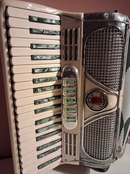 predám akordeón BORSINI - 2