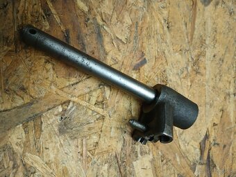 Hriadeľ radenia s unášačom - ČZ 125/175-476,477,487,488 - 2