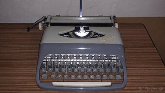 Predám písací stroj Consul - 2