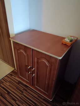 Darujem skriňu na šaty - 2