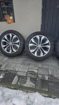 Elektróny R17 originál s pneu - 2