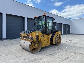 CATERPILLAR CB8 živicový vibračný valec - 2