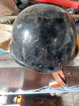 Stará prilba - 2