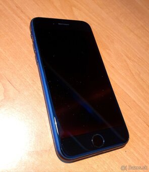 iPhone SE 2020 64GB 97% baterka TOP stav super cena - 2