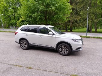 Mitsubishi Outlander INSTYLE - 2