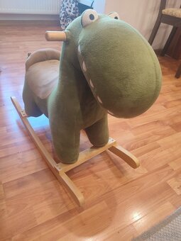 Hupaci konik / dino - 2