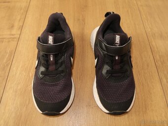 Tenisky NIKE č. 28 (vnút. dĺžka 17,7 cm) - TOP STAV - 2