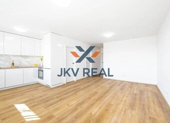 NA PREDAJ KOMPLETNE ZREKONŠTRUOVANÝ 3-IZB.BYT STARÉ MESTO - 2