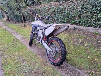 Yamaha YZ450 - 2