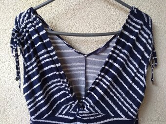 Letné tmavomodro-pásavé šaty M&S - 2