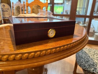 Humidor plus cigary - 2