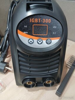 Invertorová zváračka 300A - 2
