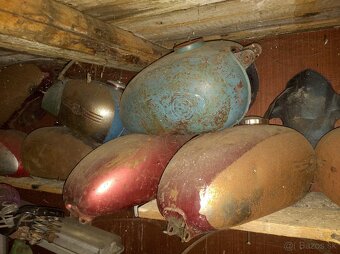 Jawa - CZ motor blok valec hlava puklica kolesá nádrž - 2