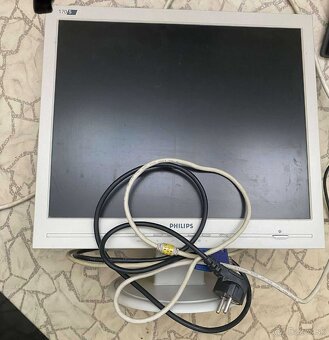 Predám monitor philips 170s ma len vga - 2