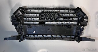 Audi Q3 2018 maska 8U0853653M gril - 2