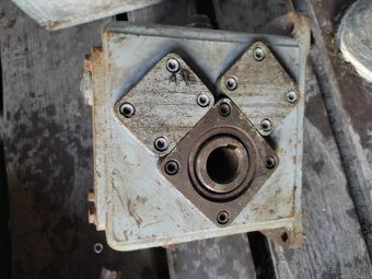 Rozvodova prevodovka - 2