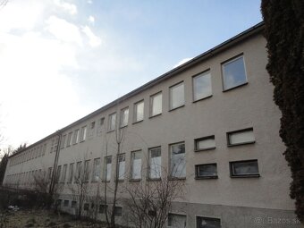 Na predaj bývalú administratívnu budovu v Bojniciach - 2