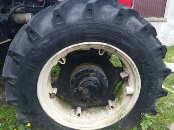 Predám predné pneumatiky na traktor - 2