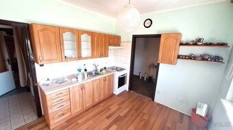 EXKLUZÍVNY PREDAJ-čiastočne prerobený 3 izb.byt s balkónom - 2