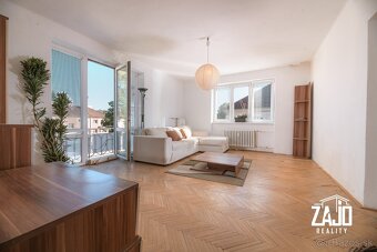 NA PREDAJ I 2-IZBOVÝ TEHLOVÝ BYT S BALKÓNOM, DLHÉ HONY - 2
