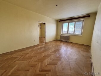 Výnimočný 3-izbový byt s balkónom v priamom centre LC - 2