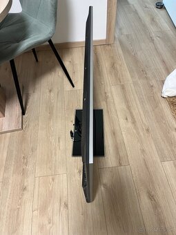 Toshiba LED 3D TV - 2