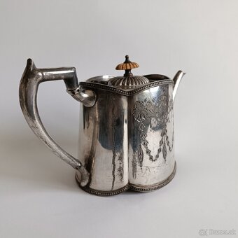 Starožitný zdobený postriebrený čajník - 2