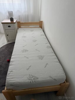 Drevená posteľ - 2