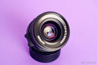 Voigtländer Ultron 2/28. Leica LM. - 2