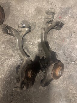 Predna otoč tehlica Audi a6 c6 - 2