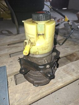 Predám servo čerpadlo Trafic Vivaro Talento - 2