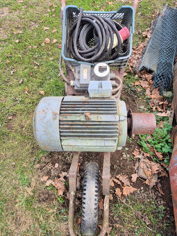 Poľnohospodárska technika/Historické stroje/Motory - 2