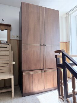 Predam obývaciu stenu - 2