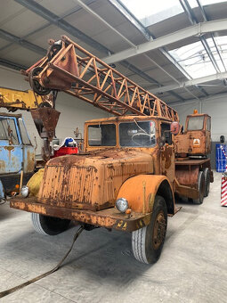Tatra 111 jeřáb - 2