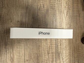 iPhone 17 nerozbalený - 2