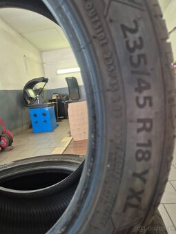 Barum 235 45 R18 - 2